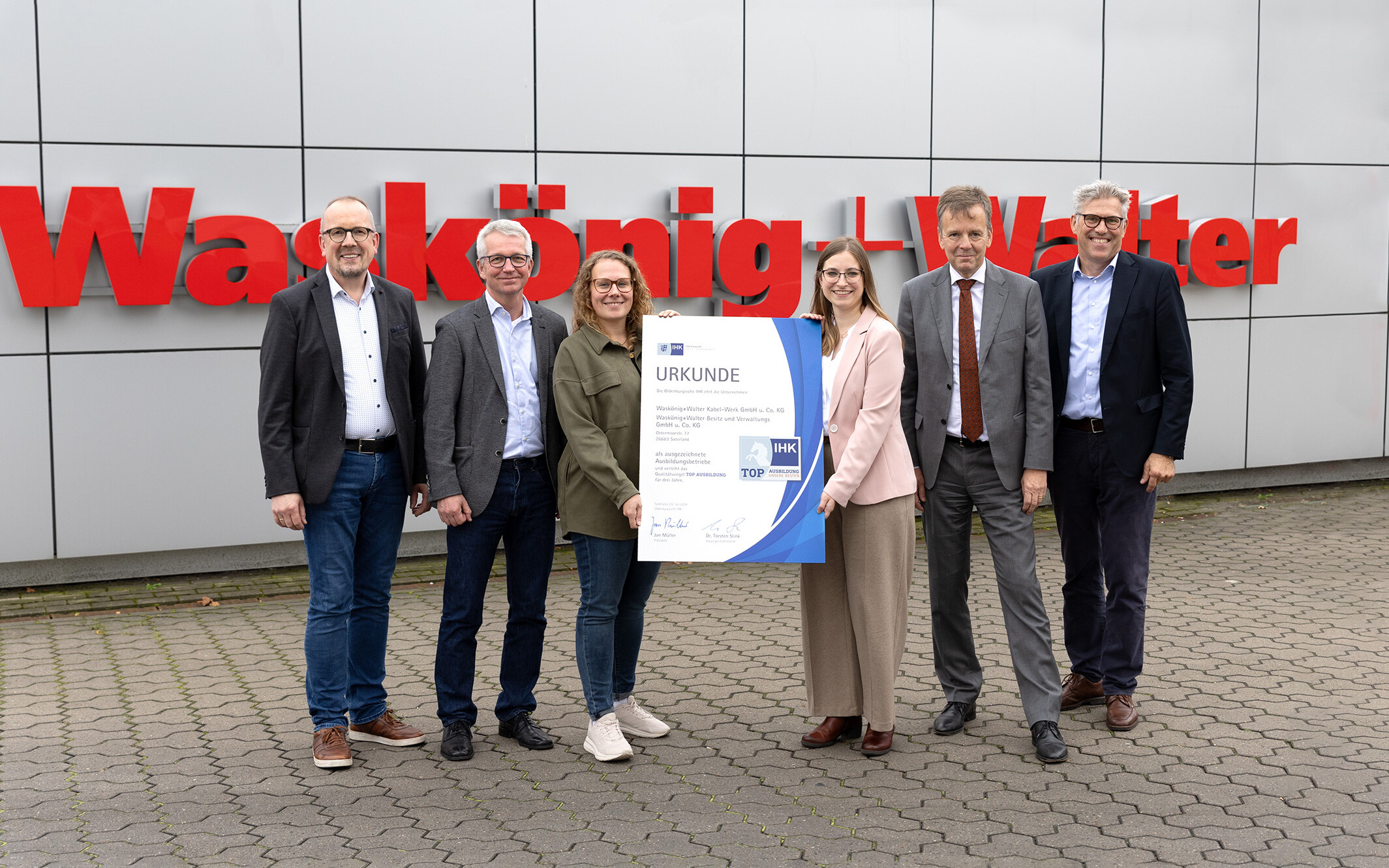 2024_10_zertifikatsubergabe_top-ausbildung_ihk_web.jpg
